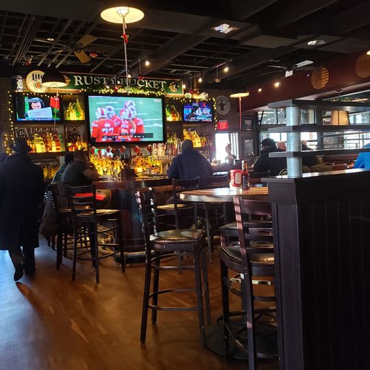 Rusty Bucket Restaurant and Tavern