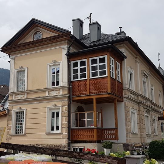 Villa Biochemiestraße 3