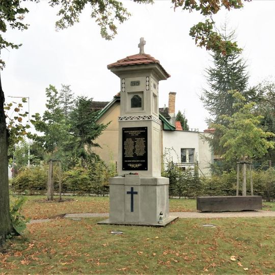 Pomník padlým v 1. světové válce v Ořešské ulici v Řeporyjích