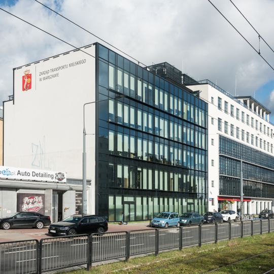 Biurowiec przy ulicy Grochowskiej 316/320