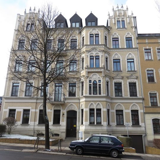 Mietshaus in ehemals geschlossener Bebauung mit Vorgarten Ulmenstraße 53