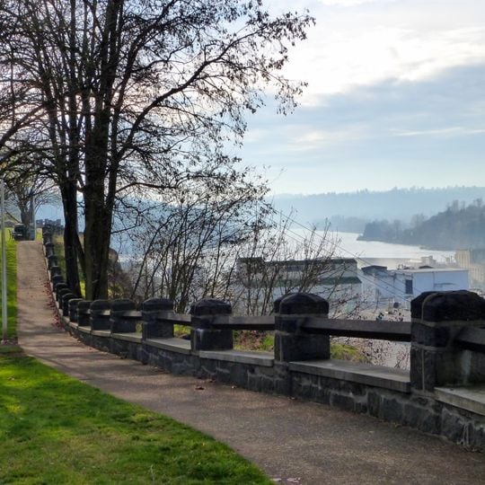 McLoughlin Promenade