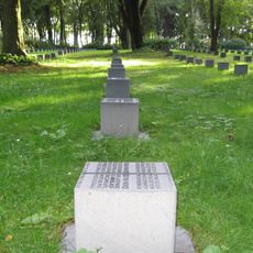 Ehrenhain auf dem Friedhof der St. Hedwigs-Gemeinde für belgische, holländische und sowjetische Kriegsopfer
