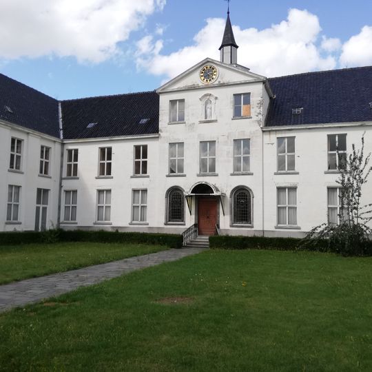 Klooster van de Zusters van Maria en bijhorende gebouwen