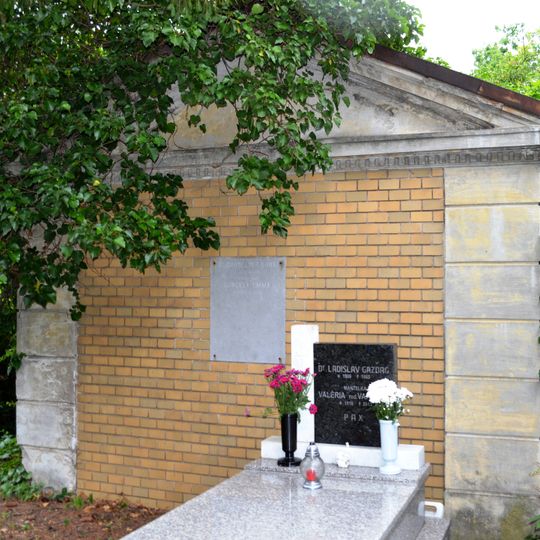 Cintorín sv. Rozálie, hrobka