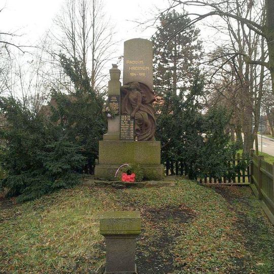 Pomník padlým hrdinům