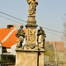 Sousoší Panny Marie, svatého Jana Nepomuckého a svatého Vavřince