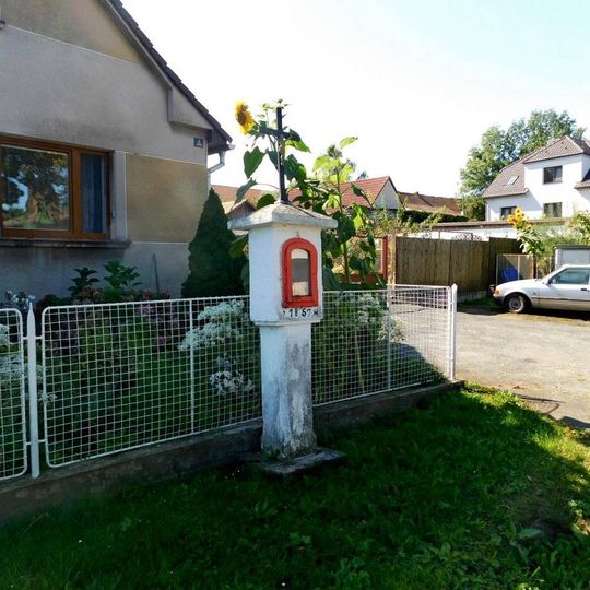 Kaplička na návsi v Sedmpánech