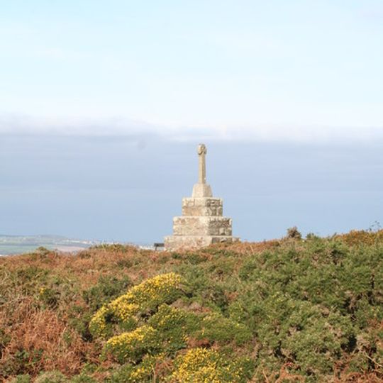 War Memorial near Castle Pencair Fort