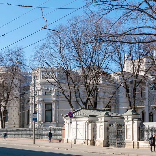 Ограда с воротами