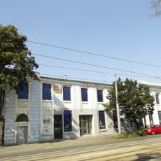 Stołówka i magazyn (elewacja frontowa)