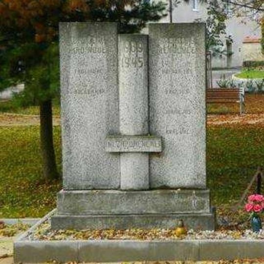 Pomník padlým z 2. světové války v Kačicích