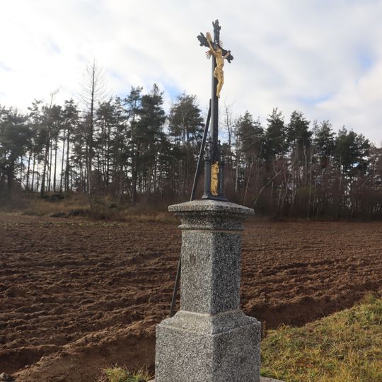 Kříž u silnice východně od Nového Telečkova