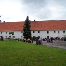 Správní budova zámku Vrchotovy Janovice