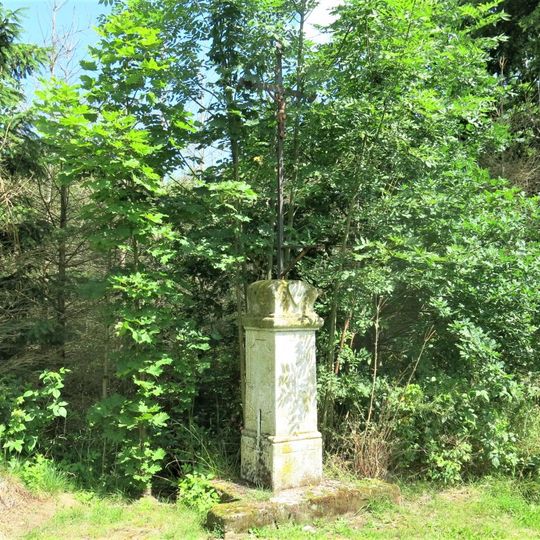 Kříž poblíž domu 19 ve Starých Křečanech