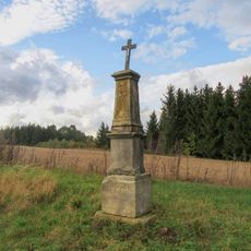 Kříž východně od Hynčiny u silnice