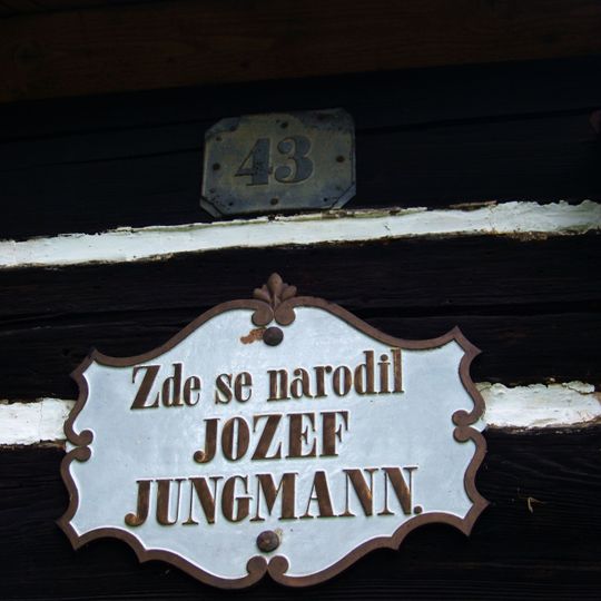 Pamětní deska na rodném domu Josefa Jungmanna v Hudlicích