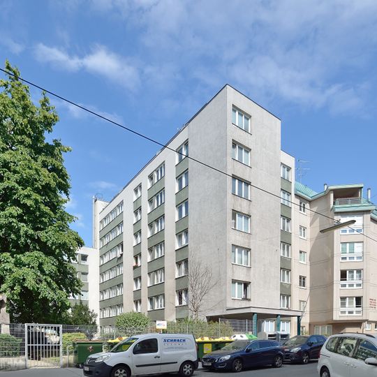 Gemeindebau Anschützgasse 8a