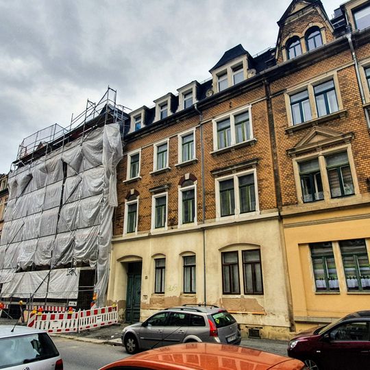 Mietshaus in geschlossener Bebauung mit originaler Hofdurchfahrt Karl-Liebknecht-Straße 15