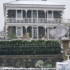 Renfrew House