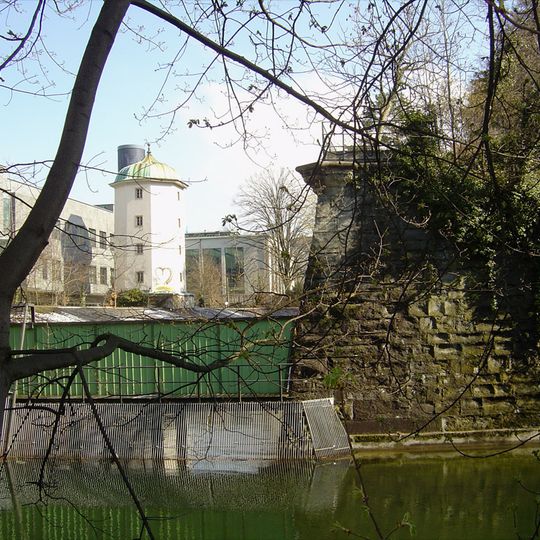 Bollwerk zur Katz , mit Garten