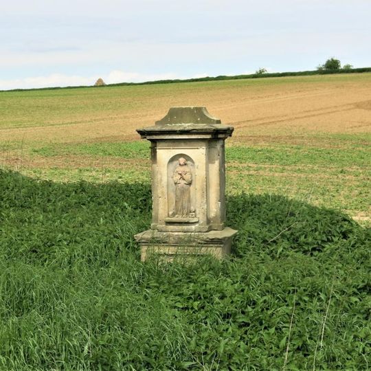 Kříž u silnice jihozápadně od Línů