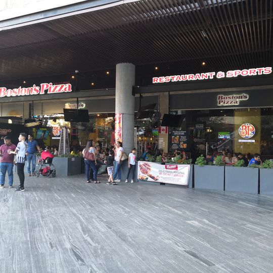 Boston’s Pizza Paseo La Fe