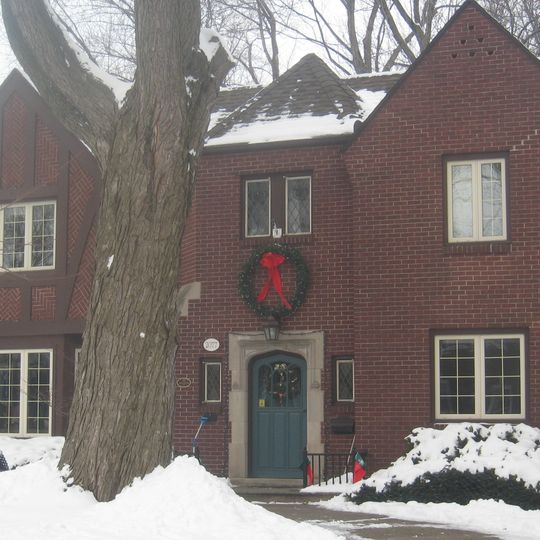 2077 Willistead Crescent