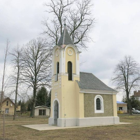 Kaple na návsi v Malém Újezdu