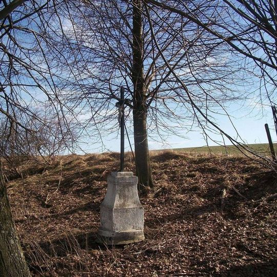 Kříž jižně od Těmic