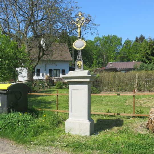 Kříž ve Lhotsku