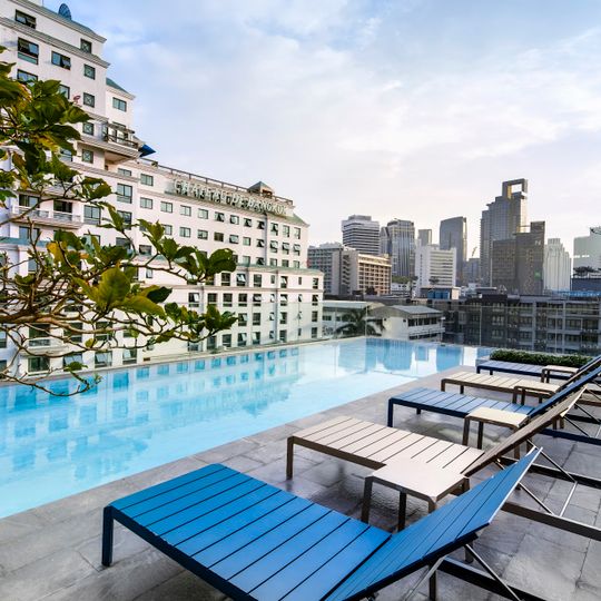 The Quarter Ploenchit by UHG