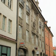 Wohn- und Geschäftshaus