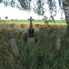 Kříž jihozápadně od Útěchovic u zatáčky