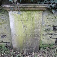 Milepost, just N of Norton St Philip village