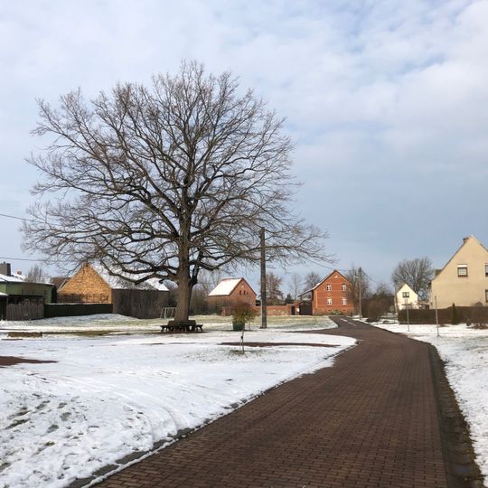 Werderthauer Dorfstraße 1, 1a, 2, 24, Wilhelm-Pieck-Platz 1–12