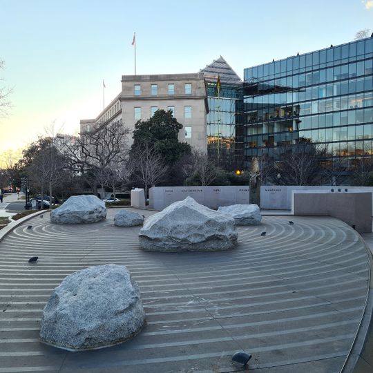 Japanese American Memorial to Patriotism During World War II