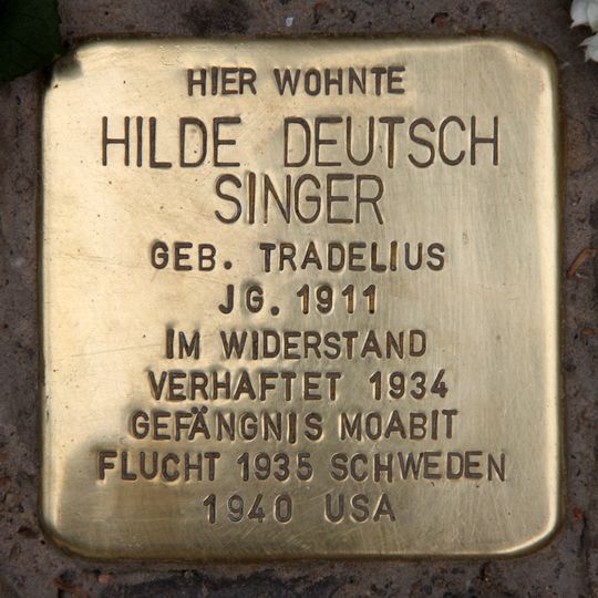 Stolperstein dedicated to Hilde Deutsch Singer