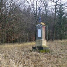 Kříž na pastvině východně od Stvolíneckých Petrovic