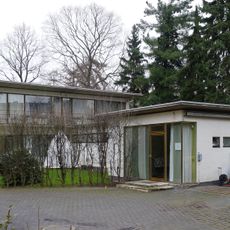 Einfamilienwohnhaus mit Büroflügel und Garage Albrechtstraße 46