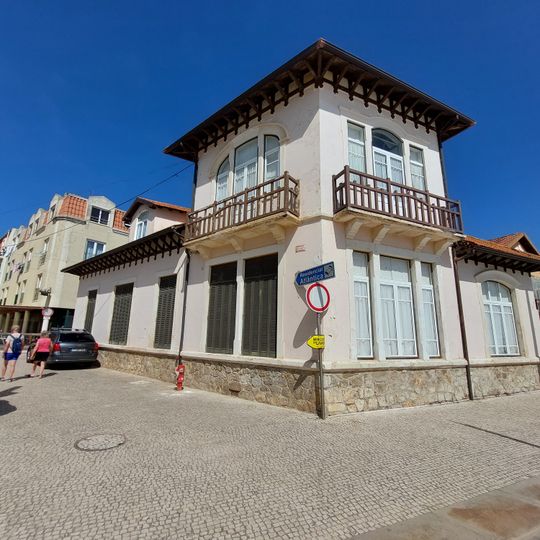 Casa na Avenida Marginal, n.º 10