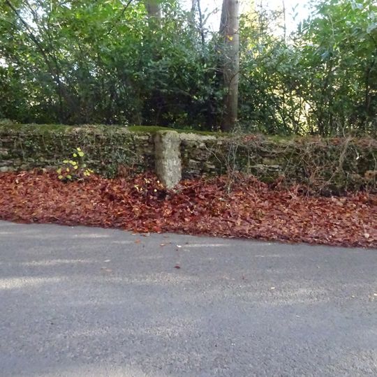 Milestone, Longfords Farm