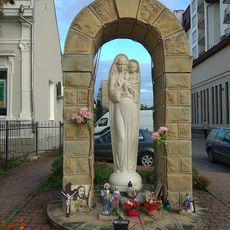 Скульптура Божої Матері