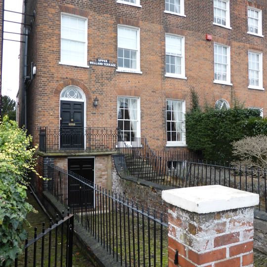 18 And 19, London Road