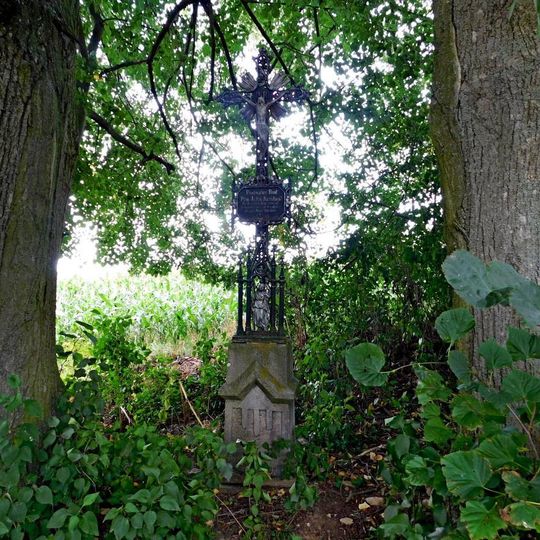 Kříž při cestě k samotě Leština