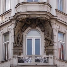 Statues of atlantes at the Schier House
