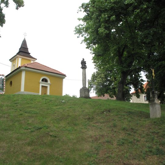 Sloup se sochou sv. Anežky v Bělokách