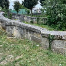 Grotte de jardin du parc municipal de Fresnes