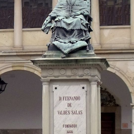 Monument to Fernando Valdés Salas