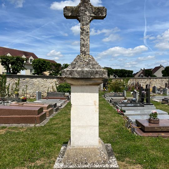 Croix de cimetière de Marolles-en-Brie